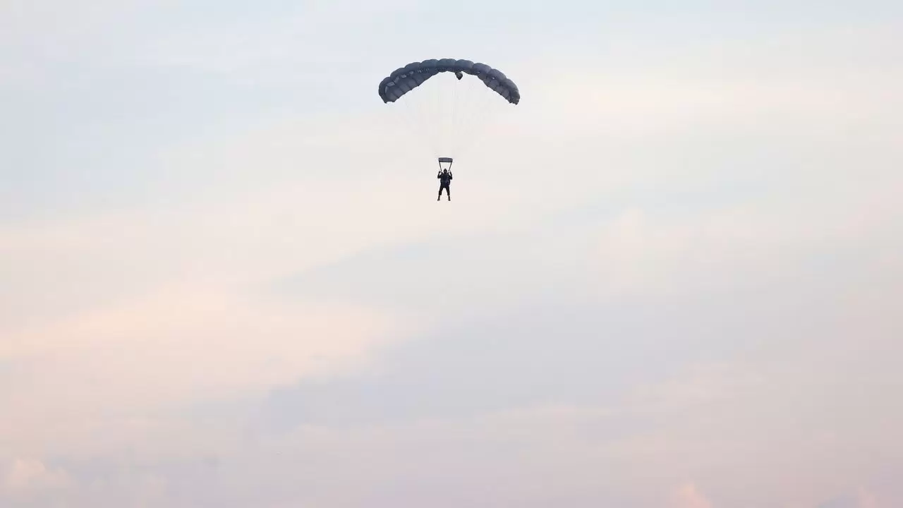 JÖAK paraşüt timinden sıcak hava balonundan muazzam atlayış! 13