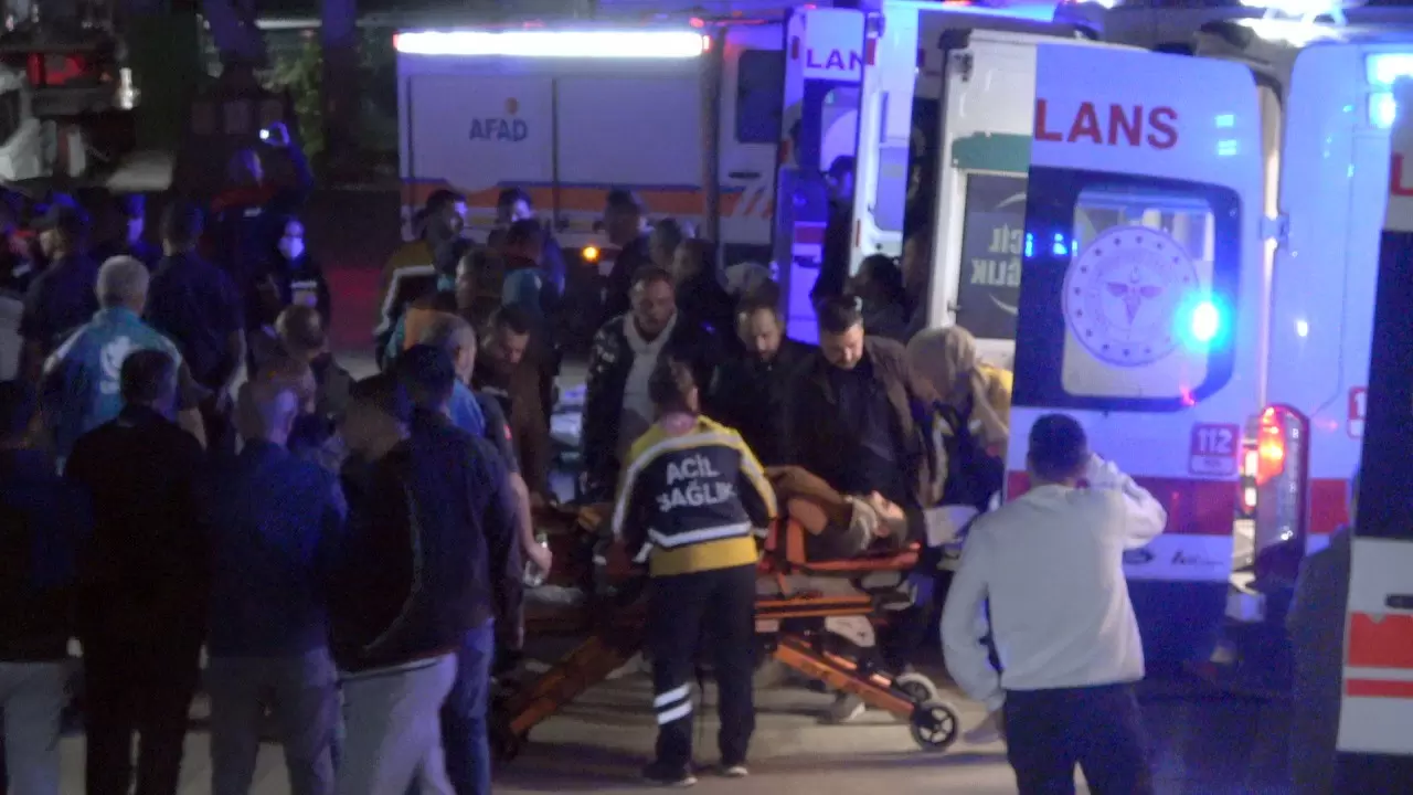Karadeniz'de saldırıya uğrayan Türk teknesindeki yaralılar İnebolu'ya getirildi 8