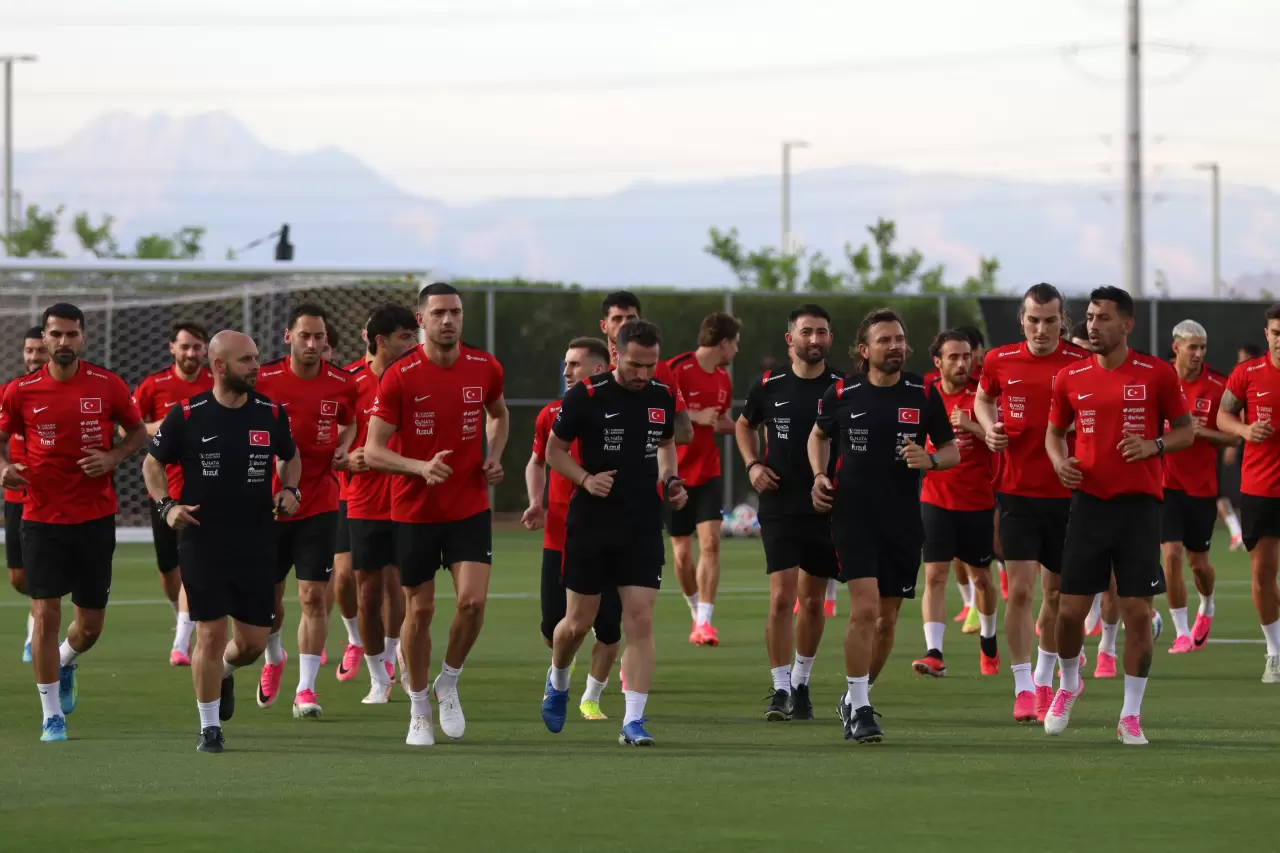 A Milli Takım'da Paraguay hazırlıkları başladı: Hedef 3 puan! 14