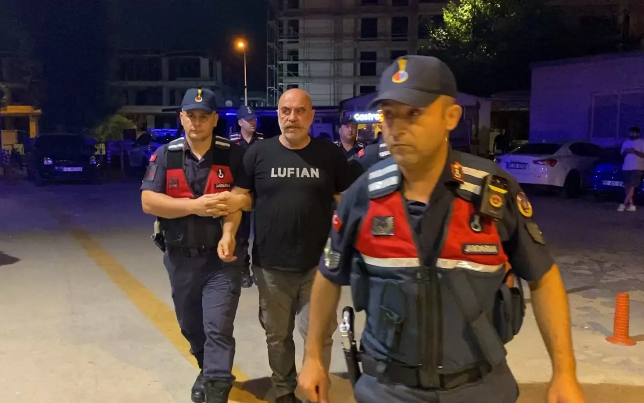 Ünlü yönetmene uyuşturucudan gözaltı 3