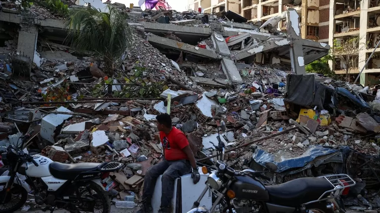 Deprem sonrası korkunç manzara! Sahil mahalleleri yerle bir oldu 9