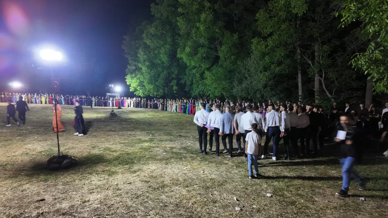 Şırnak'ta 2 gün 2 gece süren düğün: 6 milyon liralık takı töreni! 2