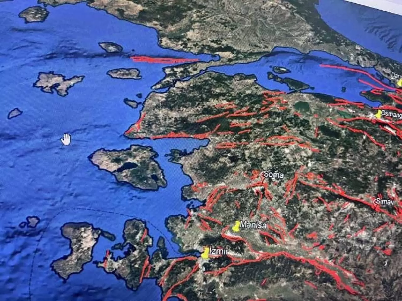 5'lik deprem sonrası uzmanlardan uykuları kaçıracak uyarı: 'M6'ya hazırlıklı olun' 18