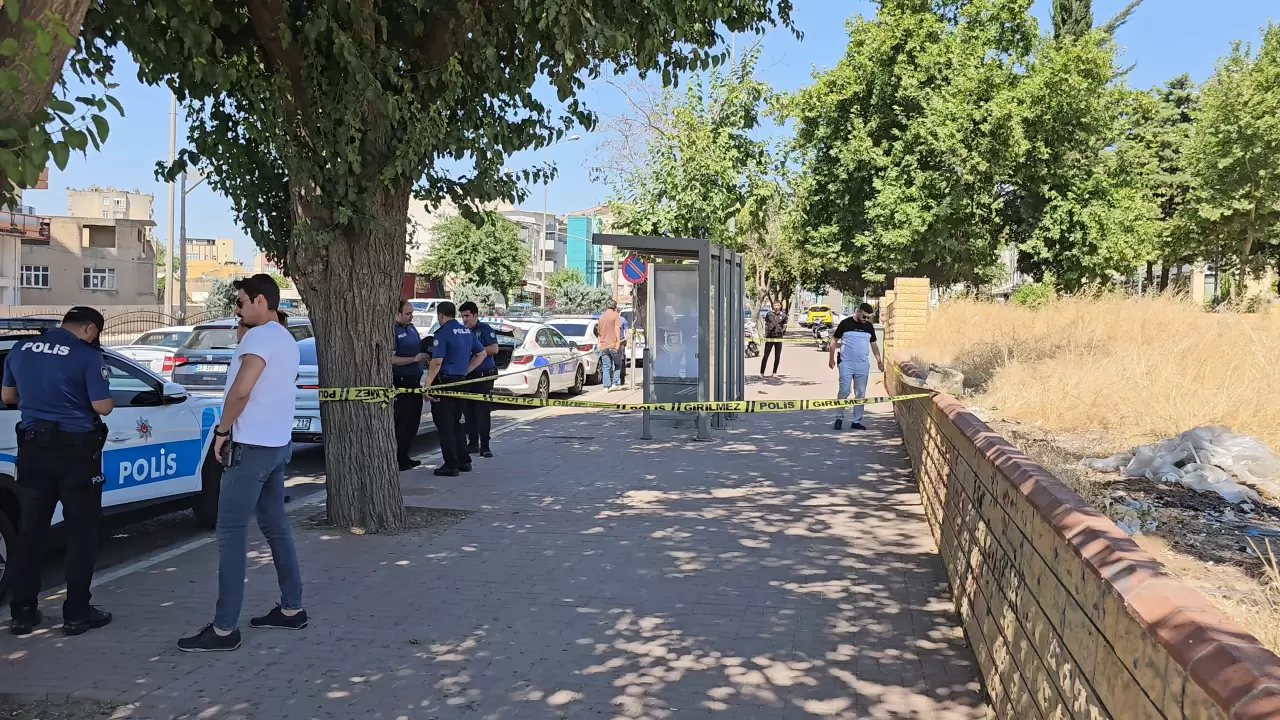 Şanlıurfa'da otobüs durağında dehşet: Boşanma aşamasındaki eşini vurdu! 5