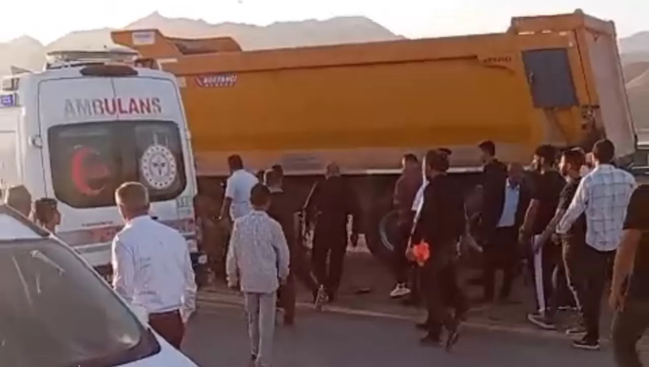 Yüksekova’da kara gün! Peş peşe feci kazalar: 1 ölü, 7 yaralı 10