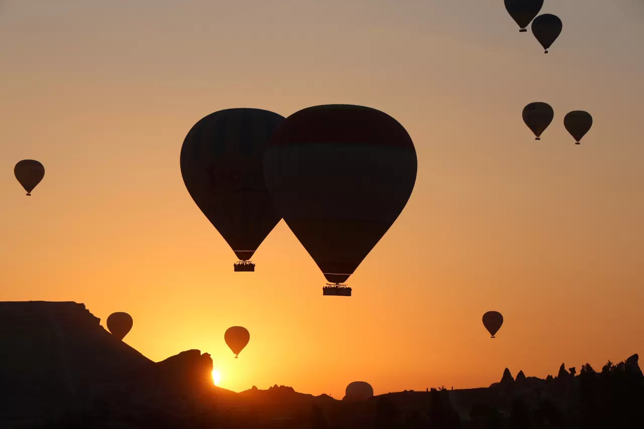 Kapadokya'da balon turizmi rekor kırdı! 6 ayda 306 bin turist gökyüzüne yükseldi 6