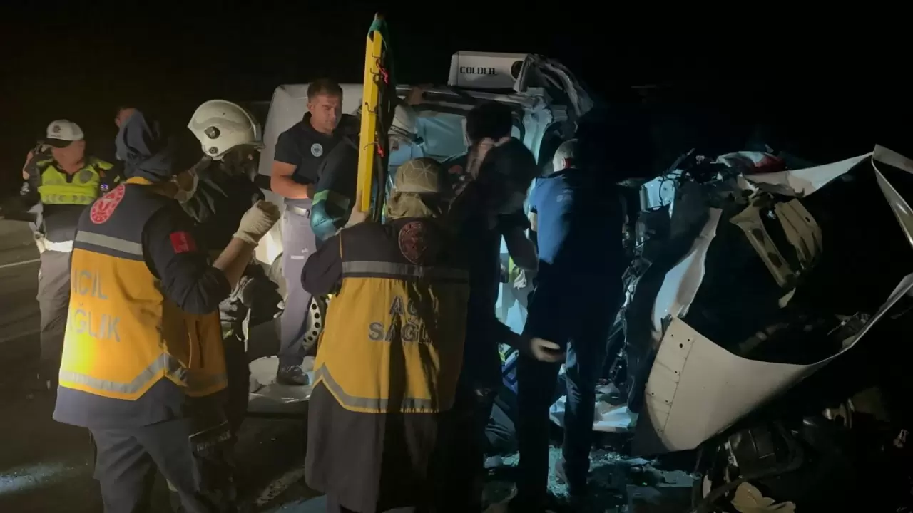 Tekirdağ’da trafik katliamı: Kopan dorse üç kişiyi hayattan kopardı! 6