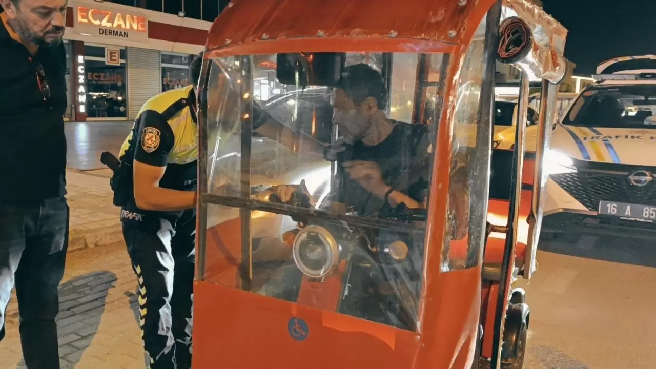 Ehliyetsiz ve alkollü triportör kullandı! 6