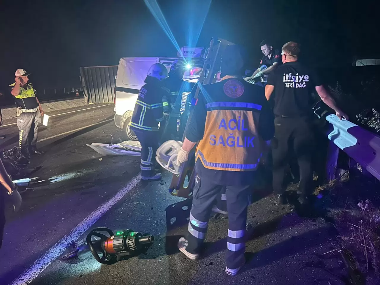 Tekirdağ’da trafik katliamı: Kopan dorse üç kişiyi hayattan kopardı! 5