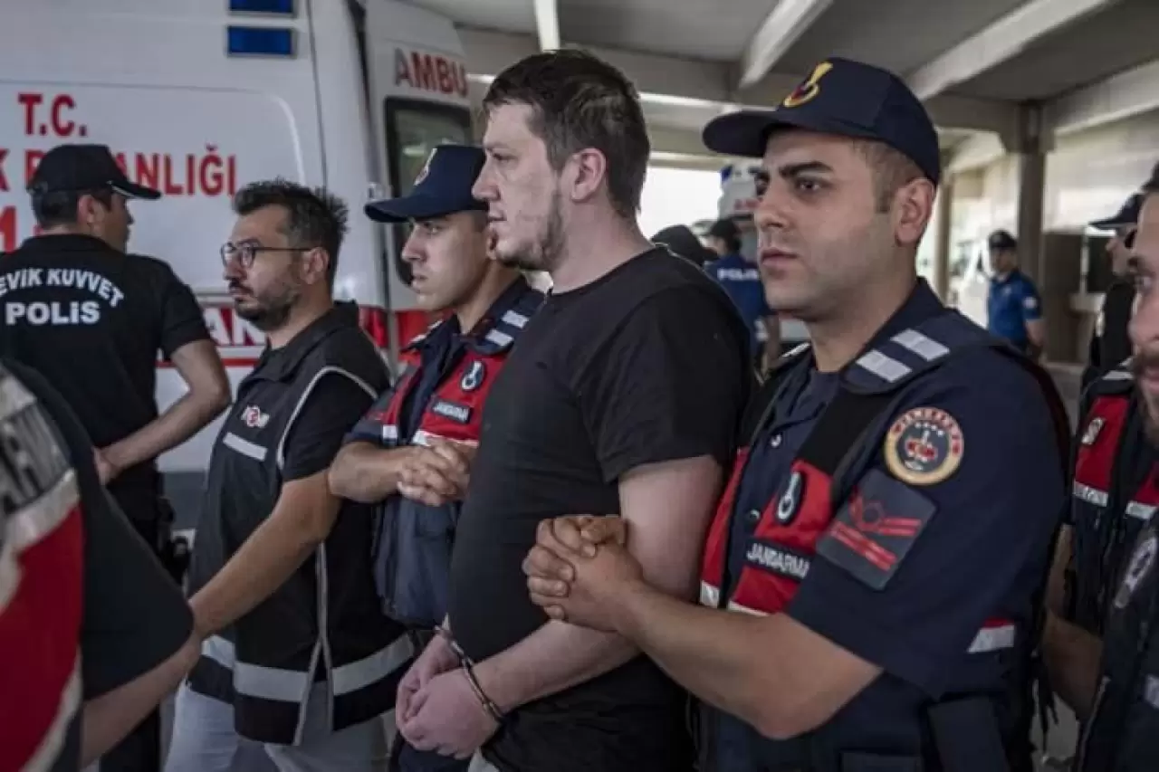 Eski valinin serveti tek tek sıralandı! İş merkezi, lüks araçlar ve milyonluk ziynet 7