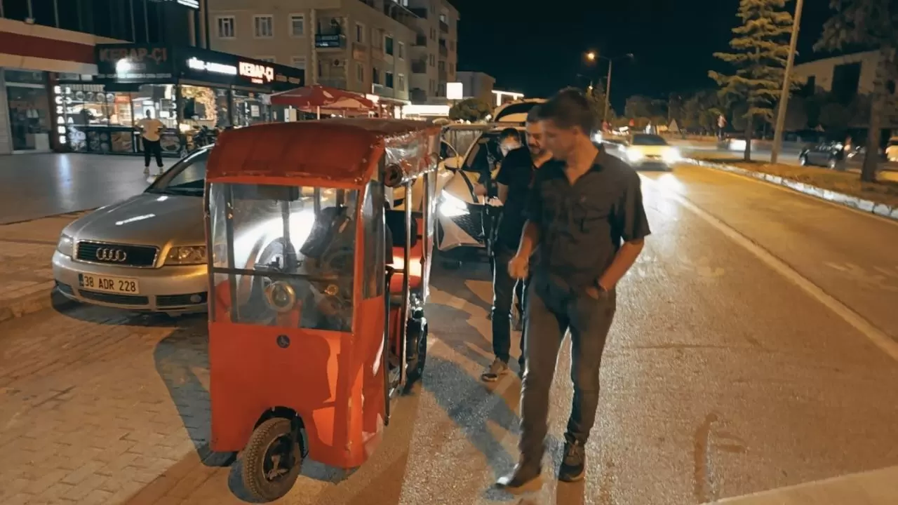 Ehliyetsiz ve alkollü triportör kullandı! 3