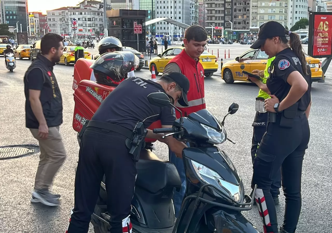 Taksim'de helikopter destekli abluka 3