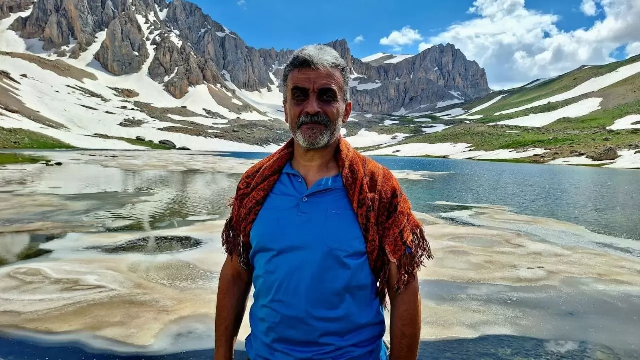 Munzur Dağları'ndaki buzul gölleri yazın doğaseverlerin gözdesi oldu 3