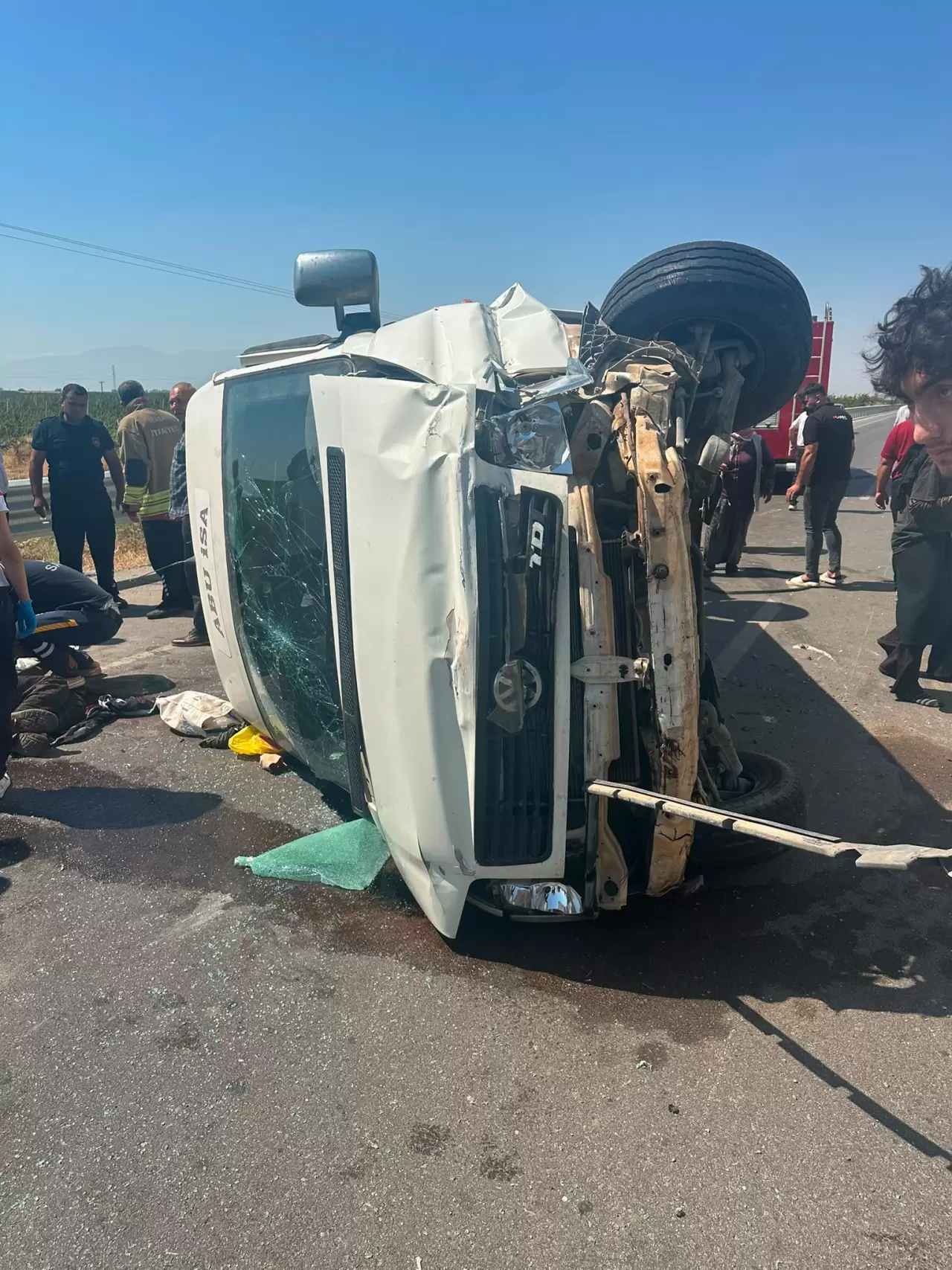 Hatay'da tarım işçilerini taşıyan minibüs devrildi 8