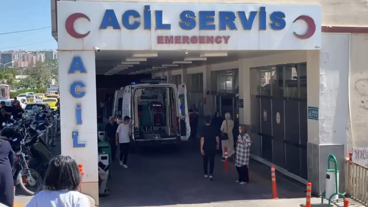 Şanlıurfa'da otobüs durağında dehşet: Boşanma aşamasındaki eşini vurdu! 2