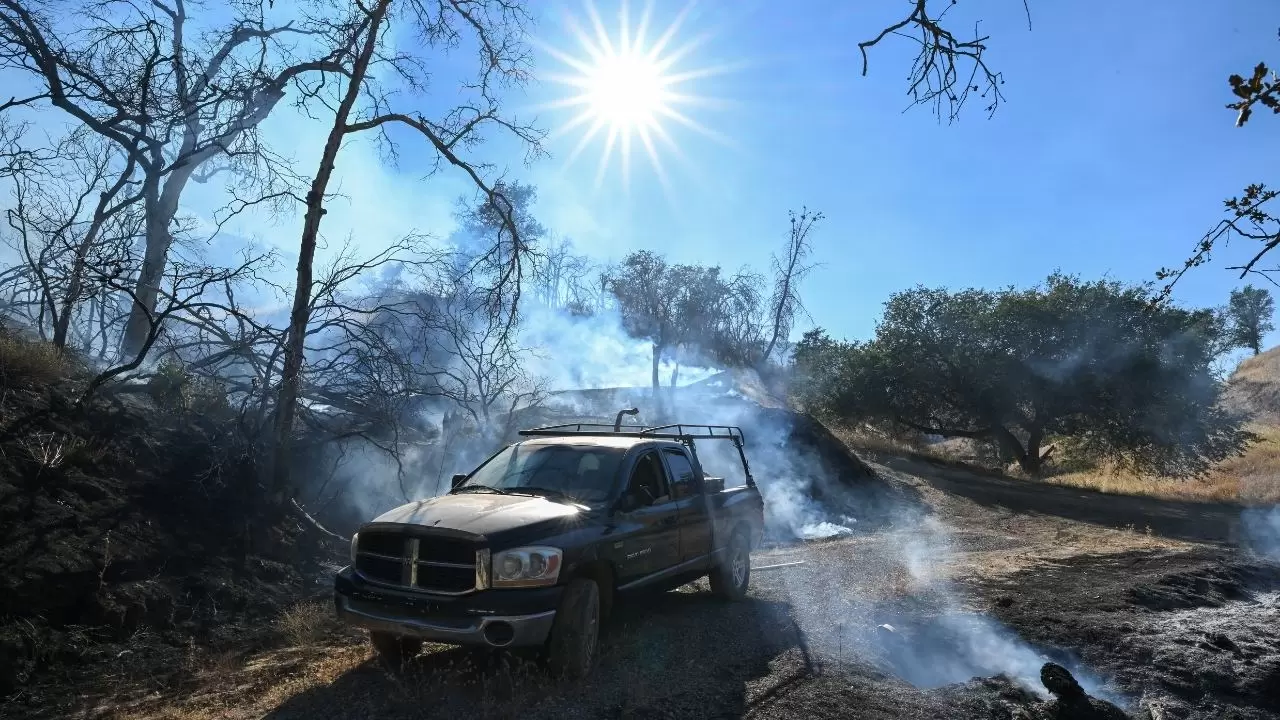 California'da 'Mines Fire' alarmı! 1
