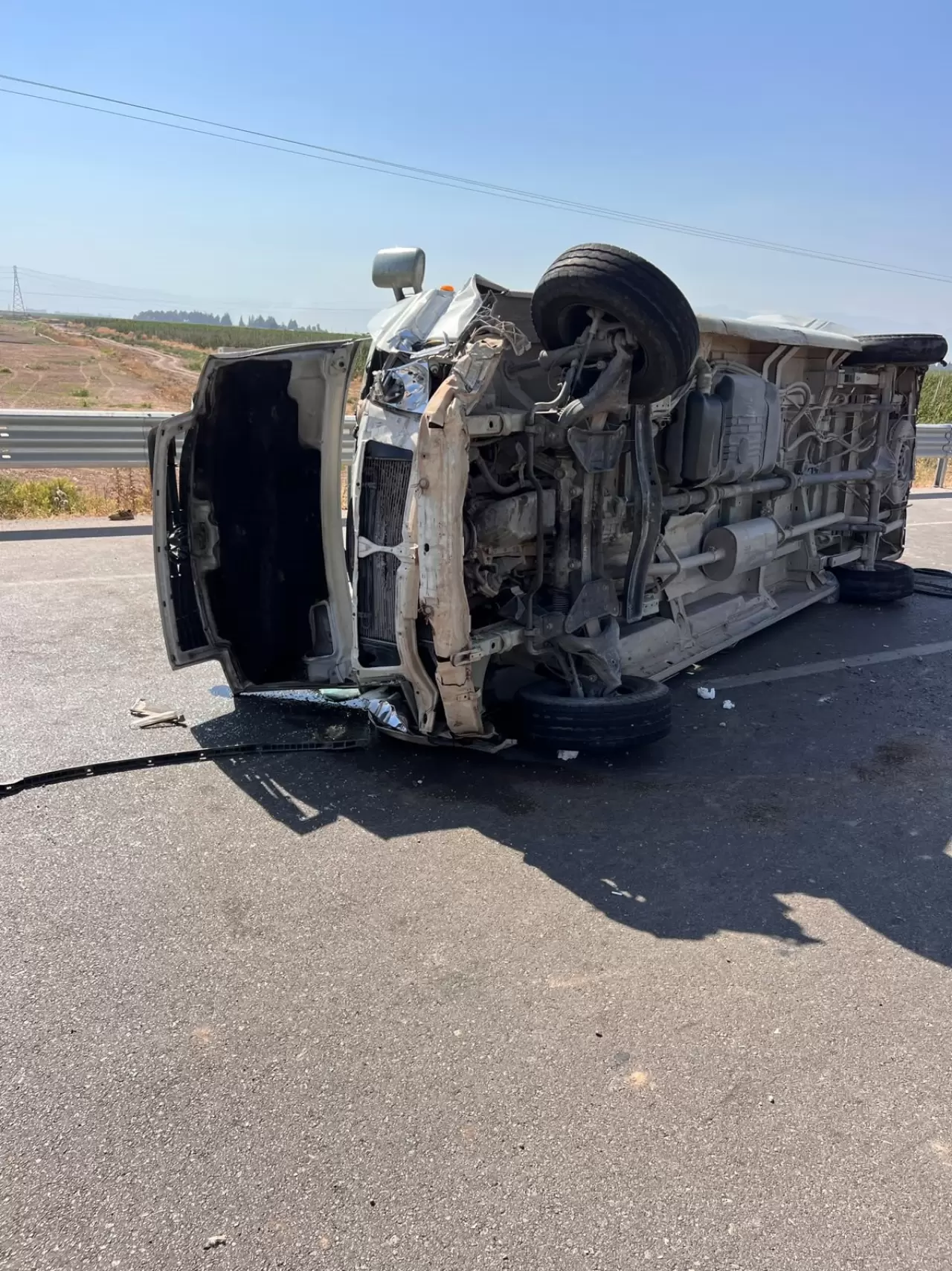 Hatay'da tarım işçilerini taşıyan minibüs devrildi 2