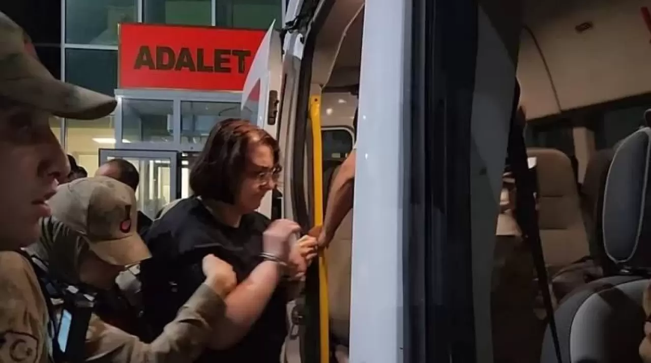 Eski valinin serveti tek tek sıralandı! İş merkezi, lüks araçlar ve milyonluk ziynet 11