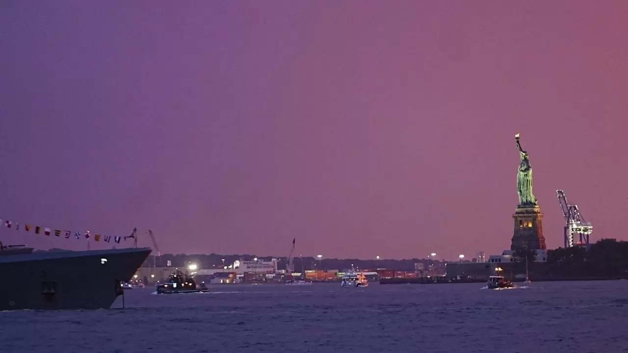 Manhattan silüeti ve renkli bulutlar: New York’ta gün batımı fotoğraflara yansıdı! 3