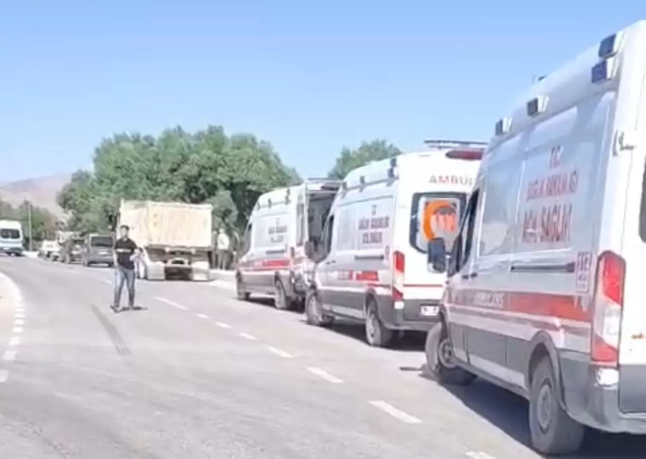 Yüksekova’da kara gün! Peş peşe feci kazalar: 1 ölü, 7 yaralı 2
