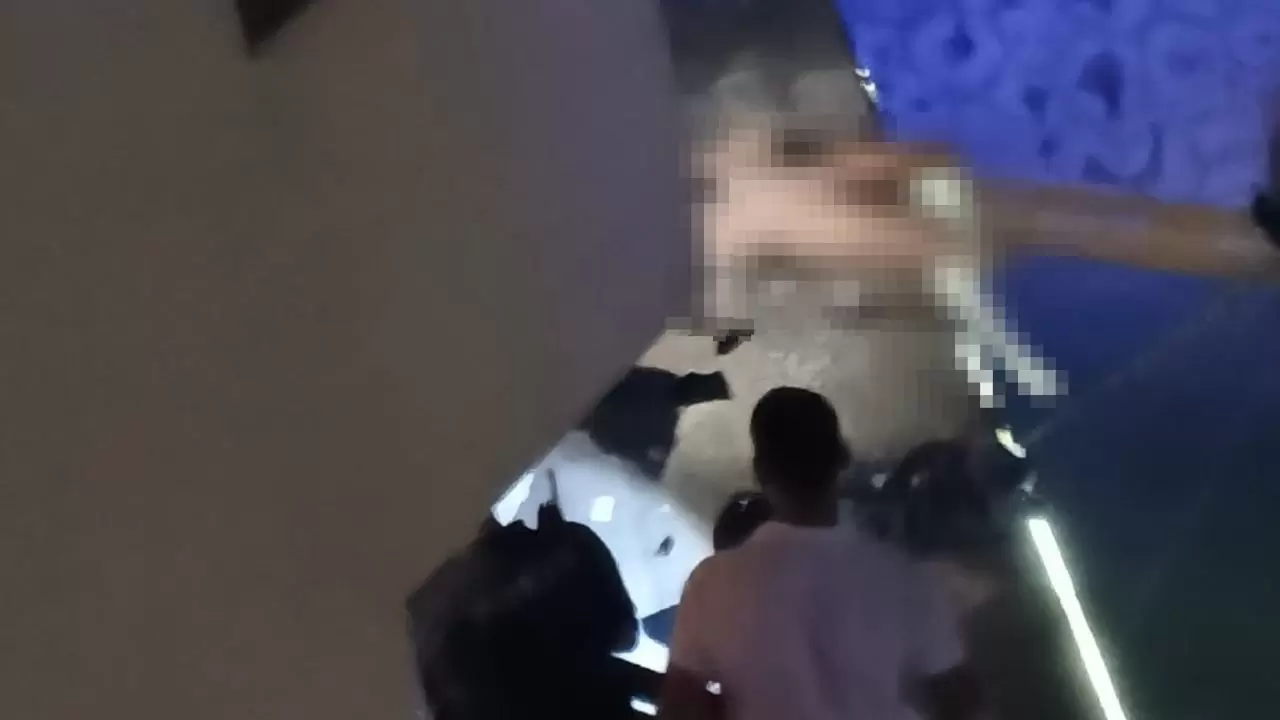 Genç kadını 5’inci kattan aşağı attı 1