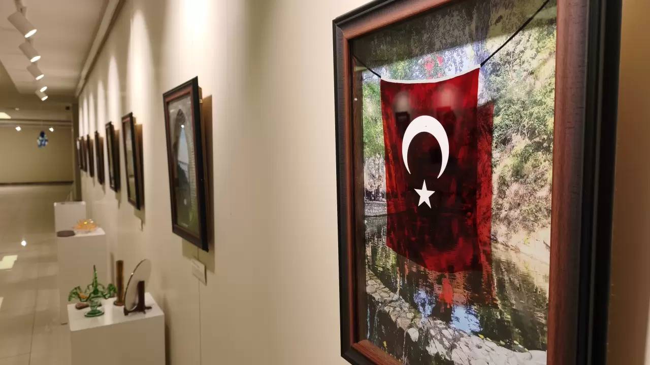 Karabük'te 'Cam Altında Safranname' sergisi sanatseverlerle buluştu 2