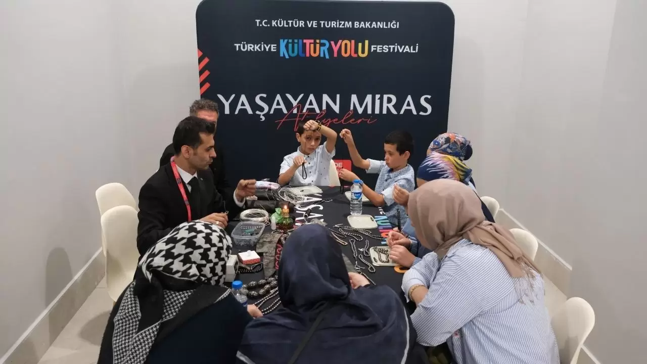 FotoMaraton ve “Osmanlı’nın Mukaddes Emanetleri” sergisi ilgi gördü 6