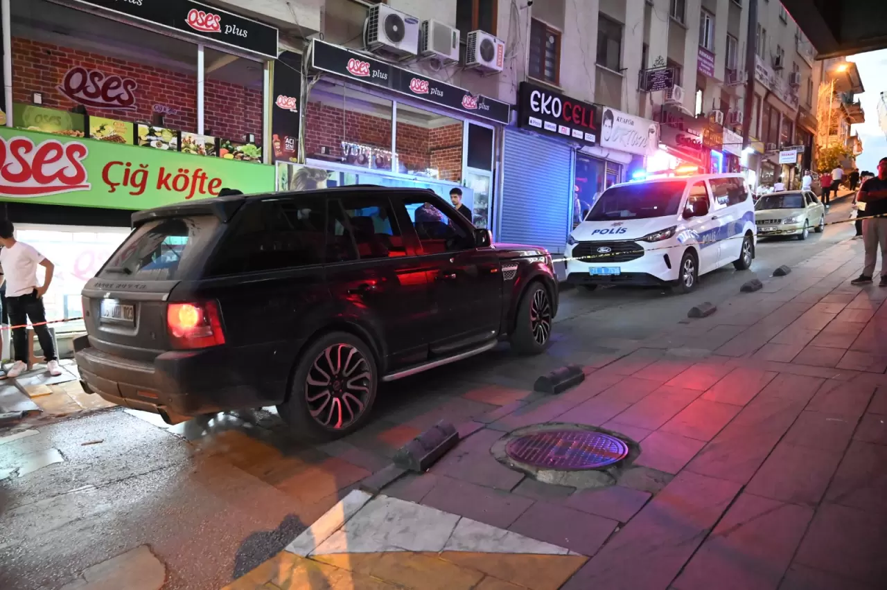 İş merkezi önündeki tartışma kanlı bitti 8