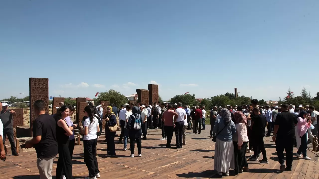 Selçuklu Meydan Mezarlığı ziyaretçi akınına uğradı 4