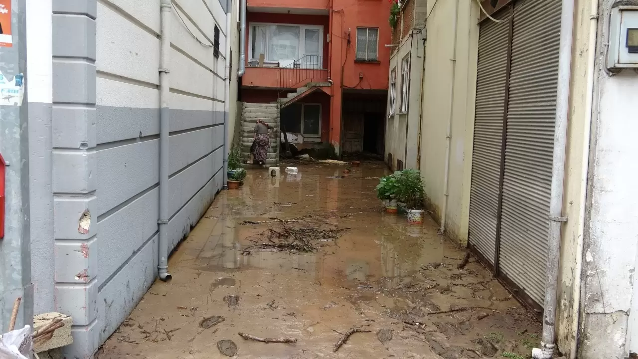 Giresun’da şiddetli yağış sonrası taşkın! 1