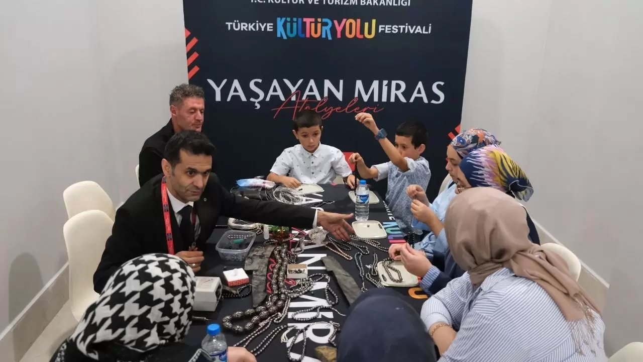 FotoMaraton ve “Osmanlı’nın Mukaddes Emanetleri” sergisi ilgi gördü 5