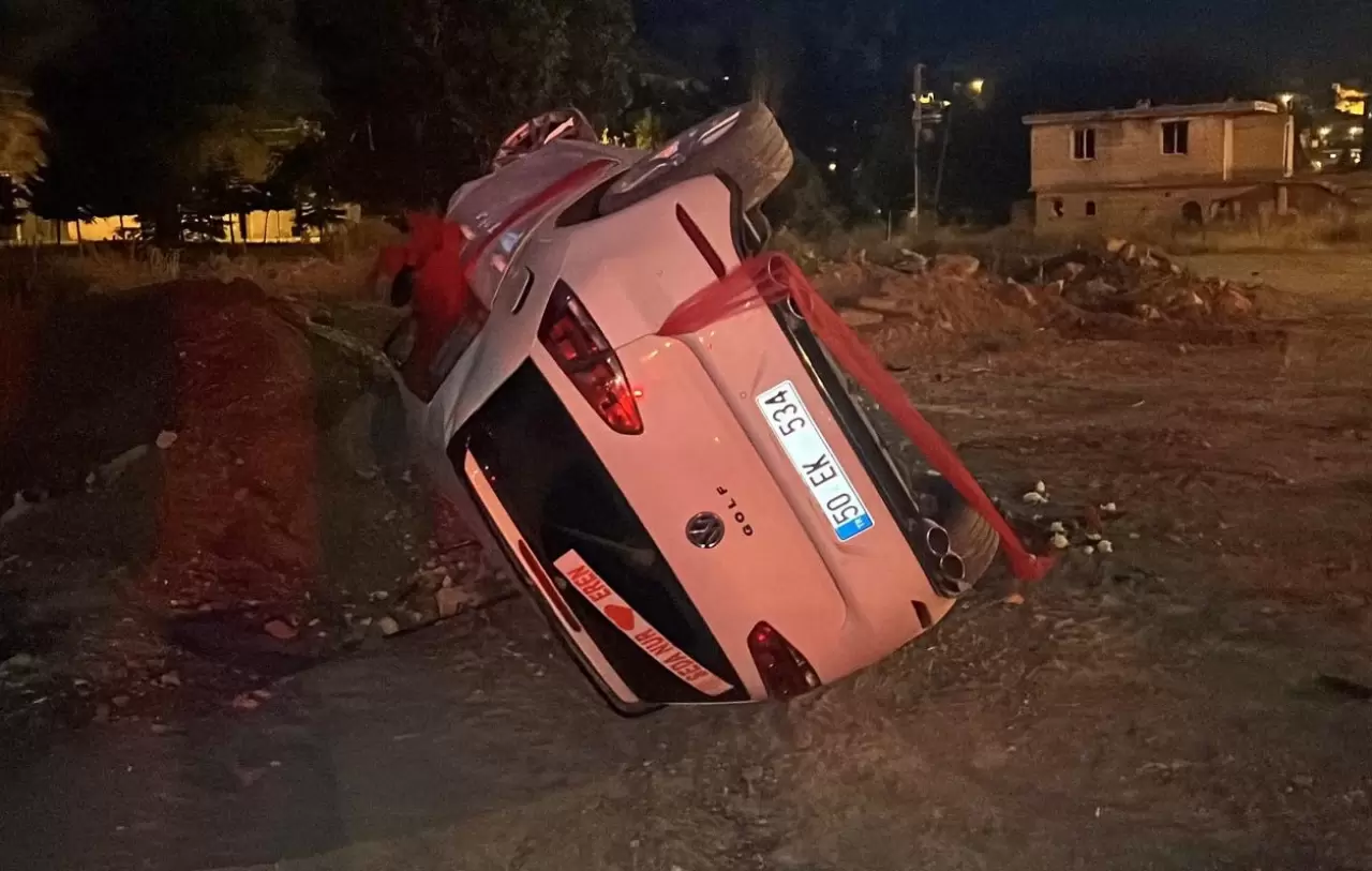 Araç takla attı, gelin ve damat yaralandı 7