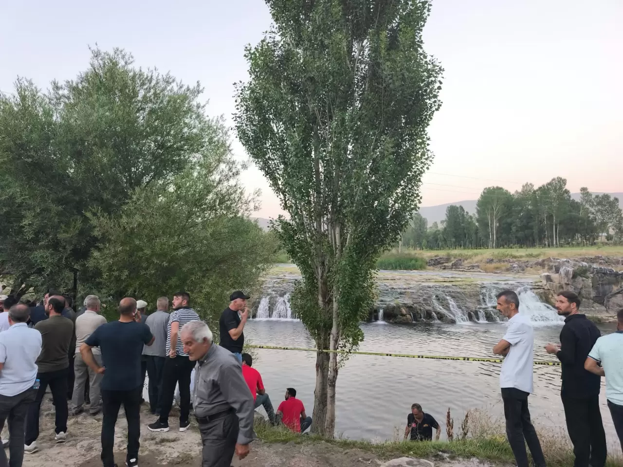 Van’da kahreden olay: 5 yaşındaki çocuğunu kurtarmaya çalışan baba boğuldu 4