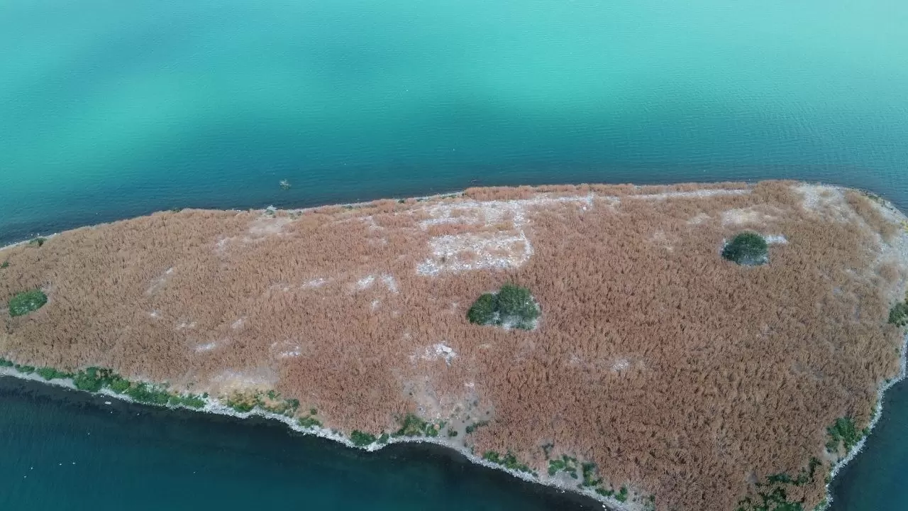 Elazığ'da Hazar Gölü'nün altında tarihi keşif! 13