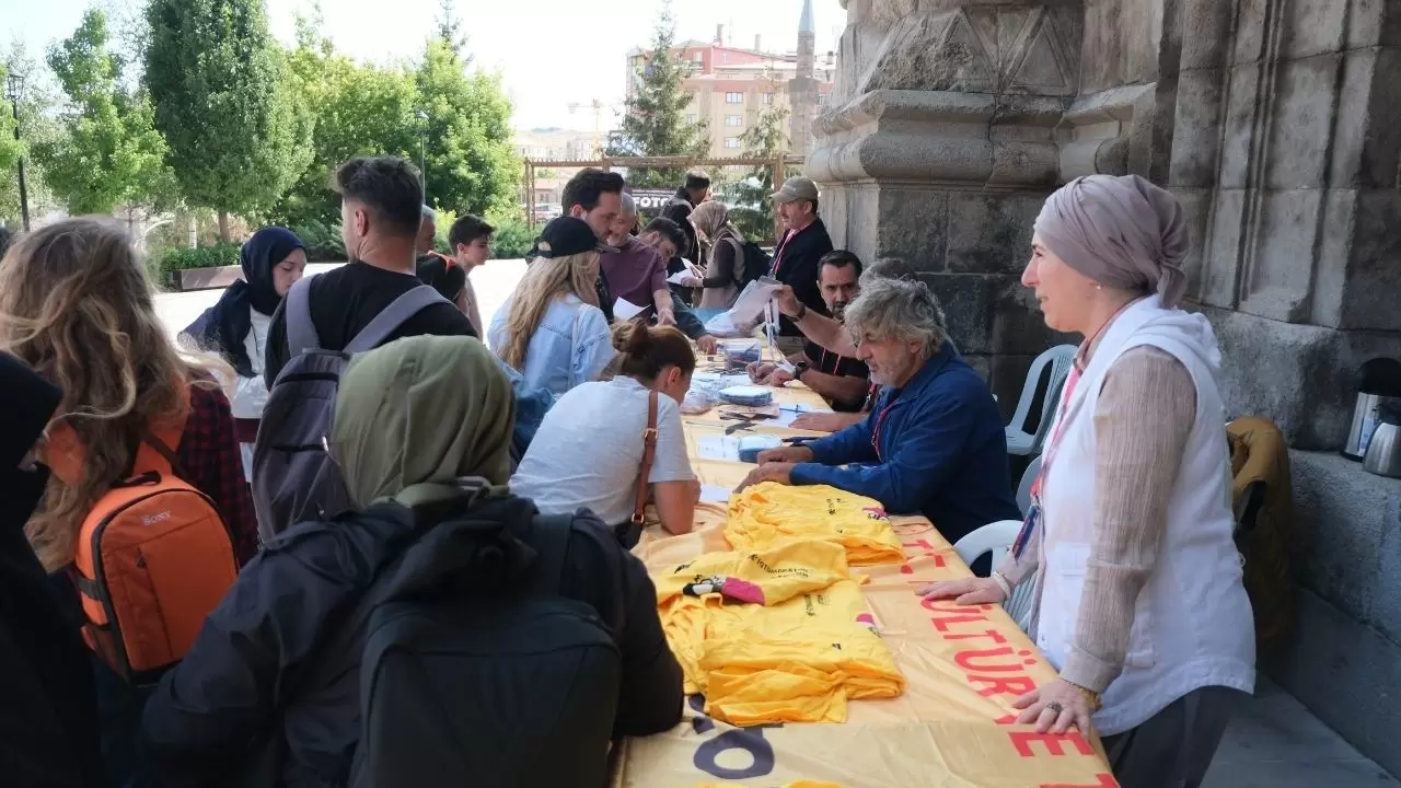 FotoMaraton ve “Osmanlı’nın Mukaddes Emanetleri” sergisi ilgi gördü 11