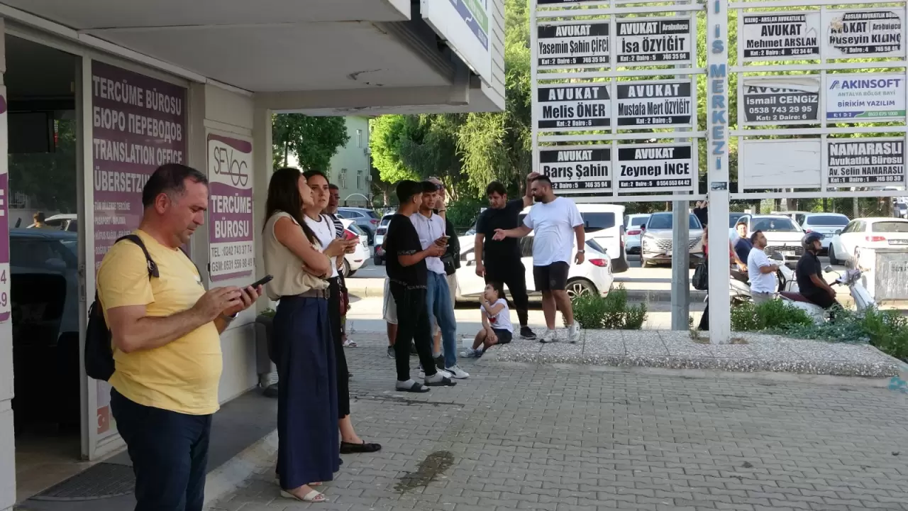 Alacaklarını isteyen işçi 10 katlı inşaatın çatısına çıktı! Ödeme dekontunu görünce aşağı indi 7