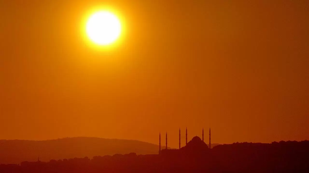 Gün doğumu ve Büyük Çamlıca Camisi aynı karede! 4