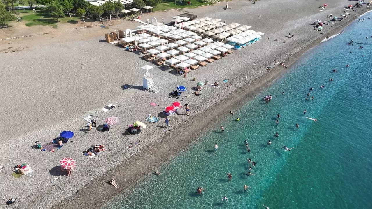 Termometre 31, deniz suyu 30 derece: Sahiller doldu taştı! 3