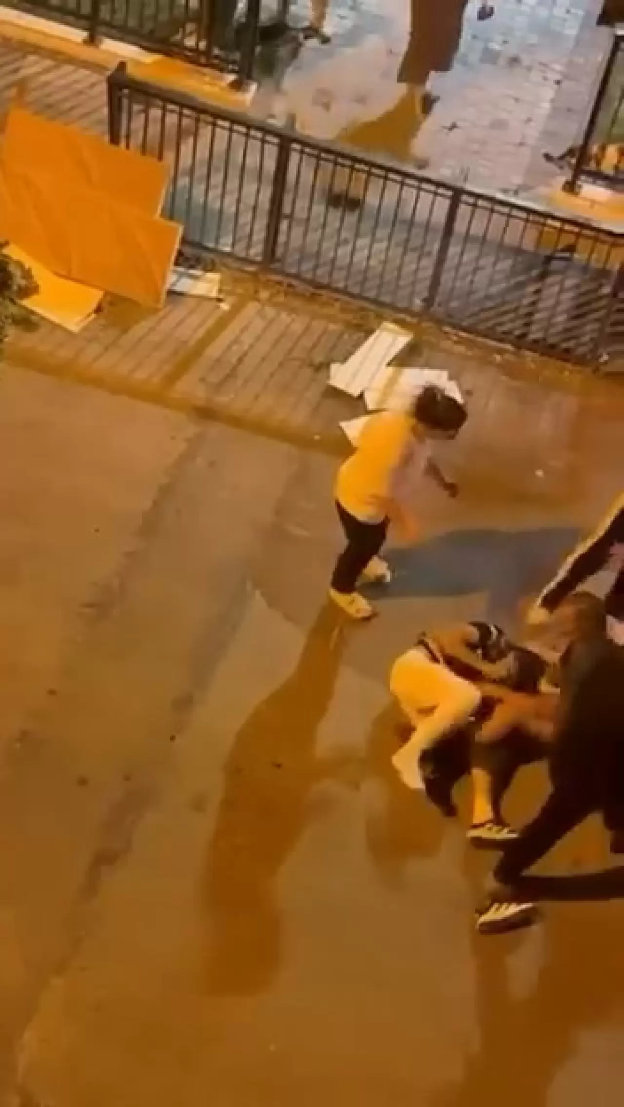Çekmeköy'de yol verme kavgası 6