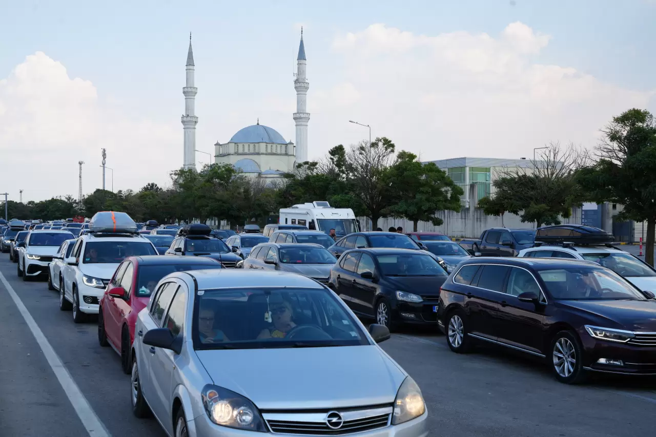 Gurbetçilerin dönüş çilesi başladı! 5