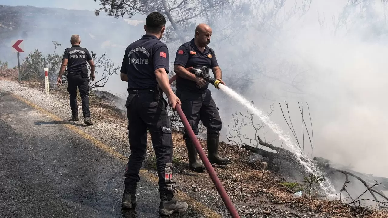 Aydın'da orman yangını 3. gününde! Ekipler havadan ve karadan müdahale ediyor 4