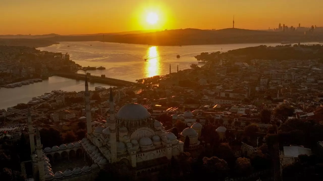 Gün doğumu ve Büyük Çamlıca Camisi aynı karede! 5