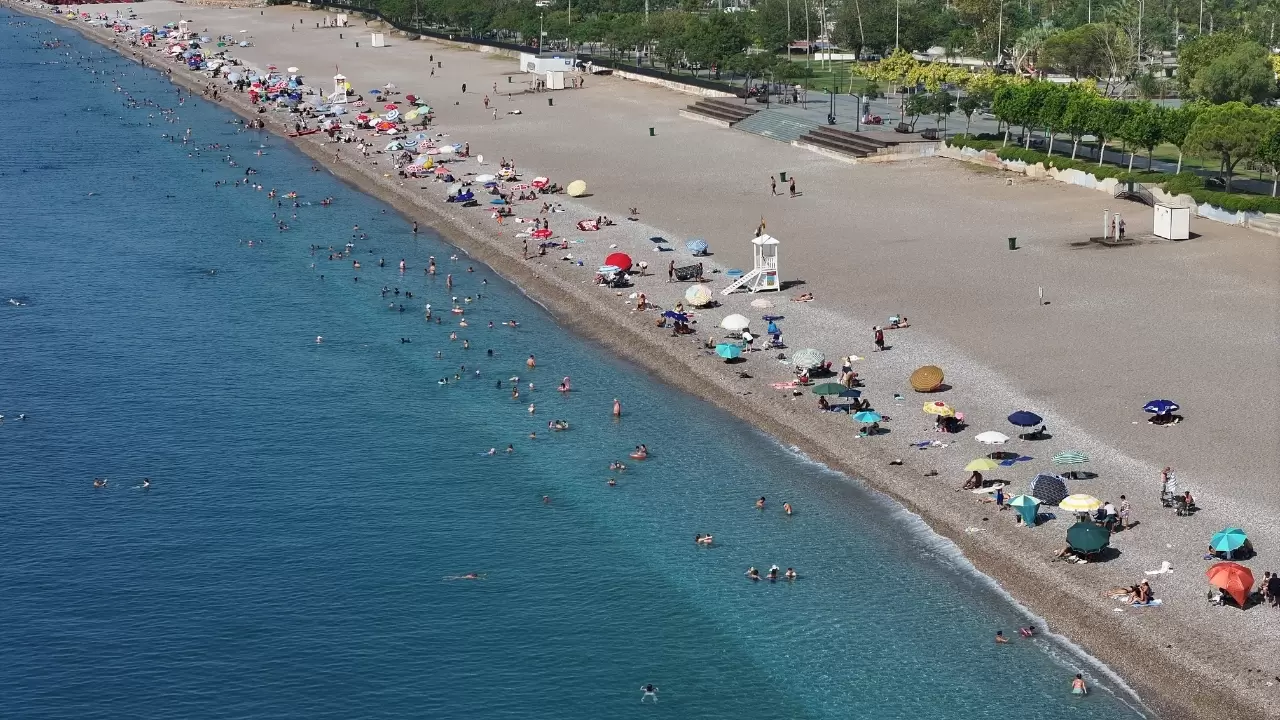 Termometre 31, deniz suyu 30 derece: Sahiller doldu taştı! 4