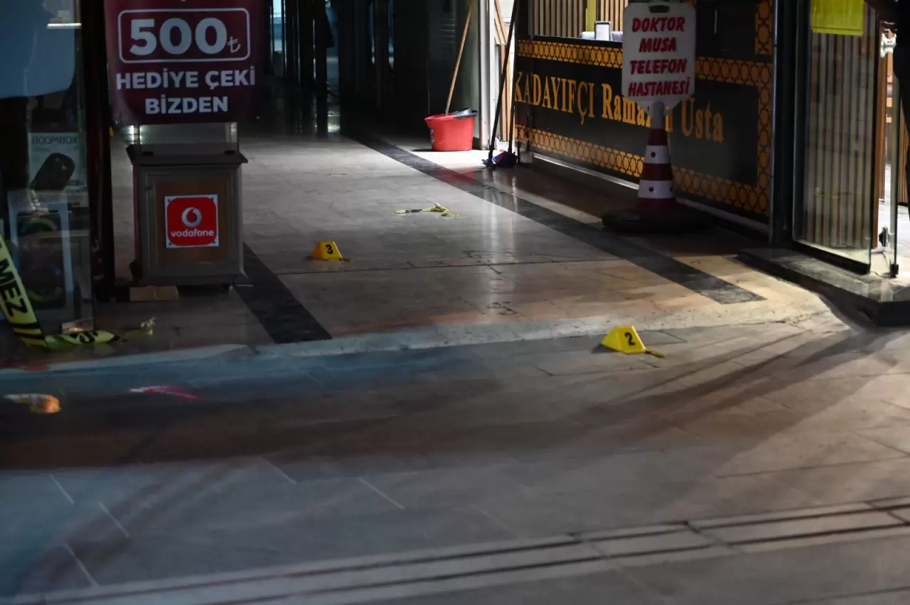 İş merkezi önündeki tartışma kanlı bitti 7