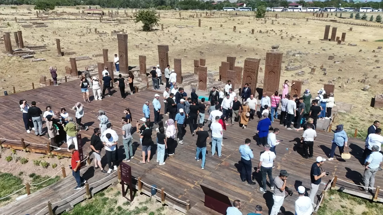 Selçuklu Meydan Mezarlığı ziyaretçi akınına uğradı 3
