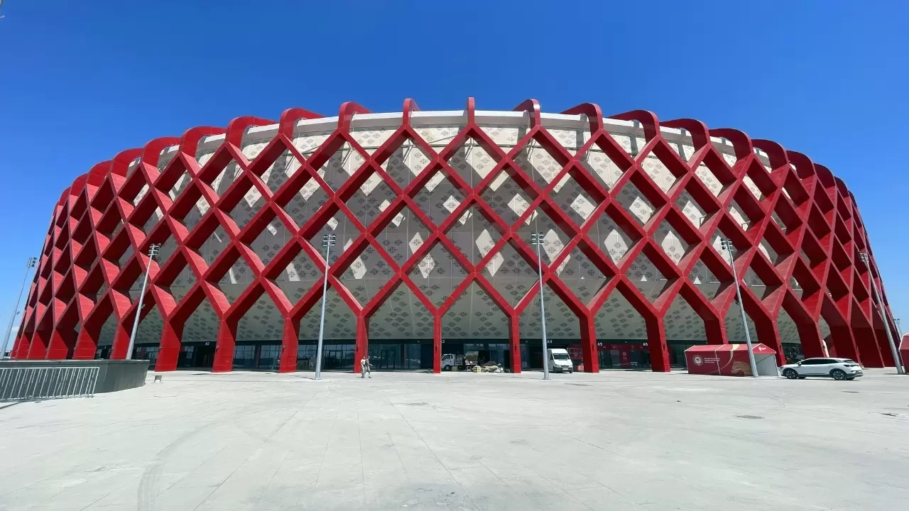 Kırgızistan’da 51 bin kişilik dev stadyum tamamlandı! 4