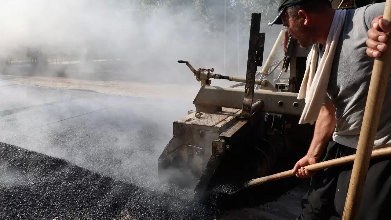 Adana’da 40 derece sıcaklıkta zorlu mesai 2