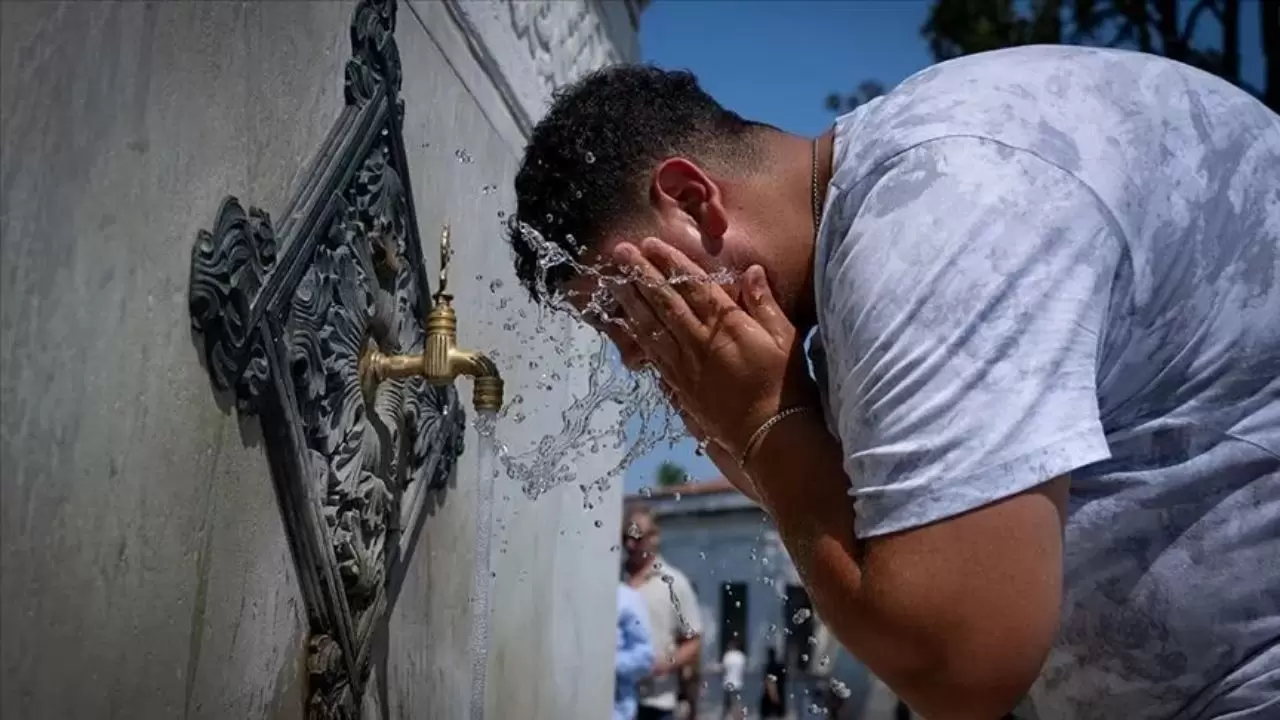 Meteoroloji uyardı: İstanbul ve Bursa'ya sağanak, Karadeniz'de kuvvetli yağış! Rüzgar fırtına şiddetinde 5
