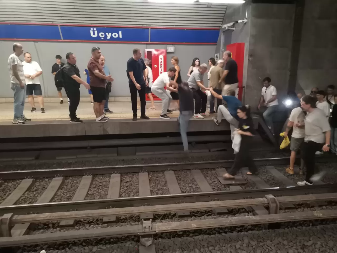 İzmir Metro'da teknik arıza kabusu 2