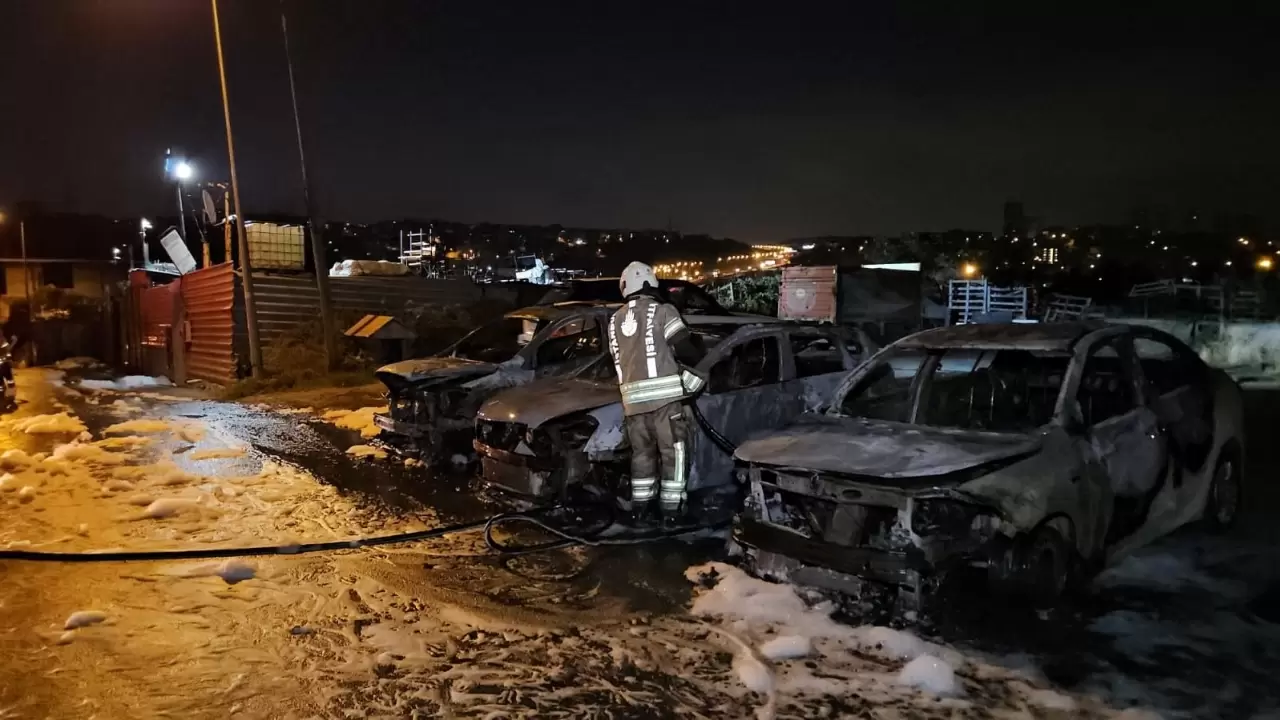 İstanbul’da oto galeride korkutan yangın 3